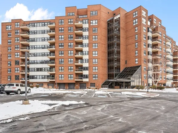 1 Seal Harbor Rd APT 104, Winthrop, MA 02152