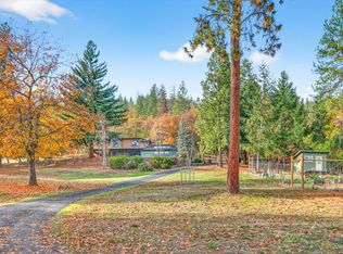 4075 Livingston Rd, Central Point, OR 97502