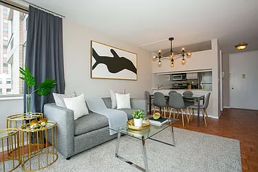 Rented by ER (DO NOT USE)