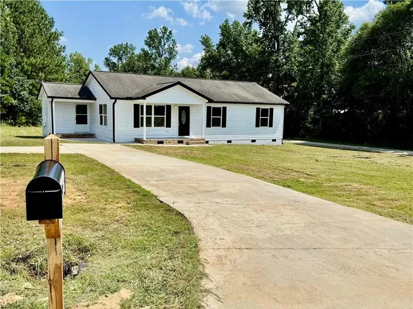 1021 Friendship Rd, Hartwell, GA 30643