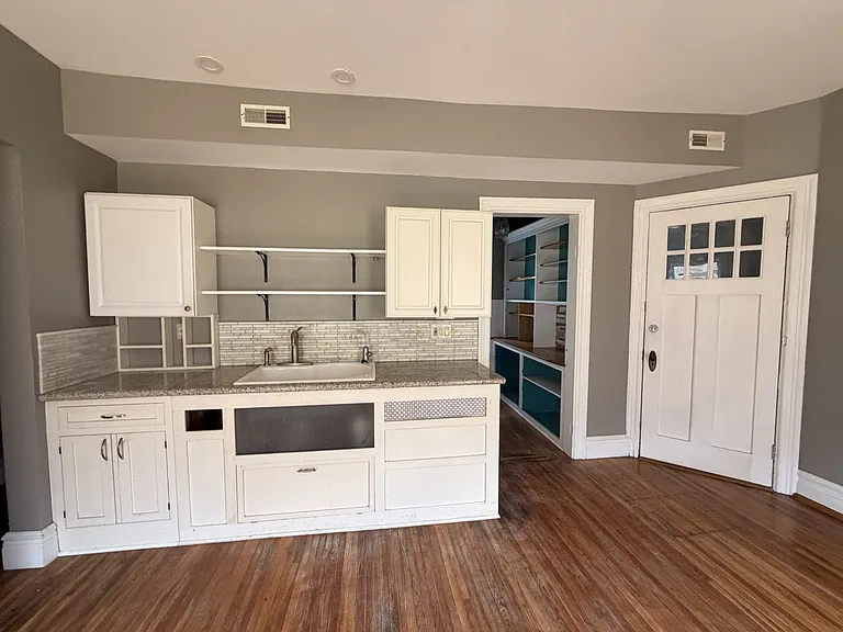 320 Normal Ave #2 — Photo 1