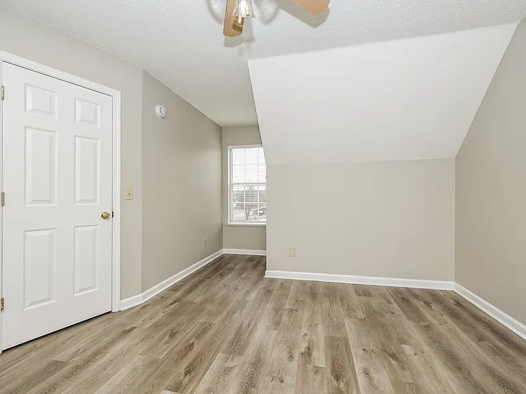 805 Forest Ridge Dr — Photo 13