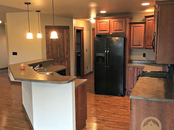 3rd image of 285 Cedar Wood Cir