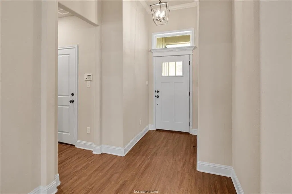 3911 Brownway Dr — Photo 2