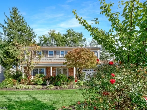 19 Surrey Rd, Franklin Twp., NJ 08873