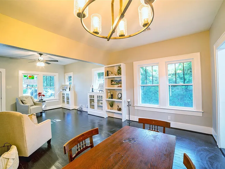 420 N Live Oak St — Photo 8