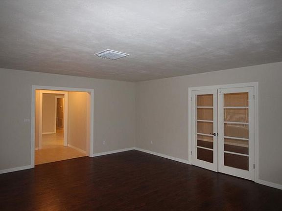 5th image of 305 S Goodman Ave