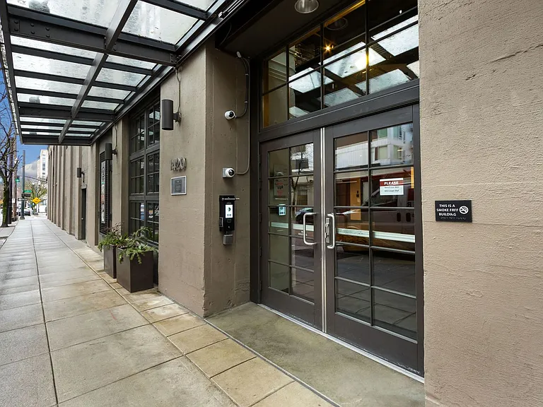 1420 NW Lovejoy St #633 — Photo 3