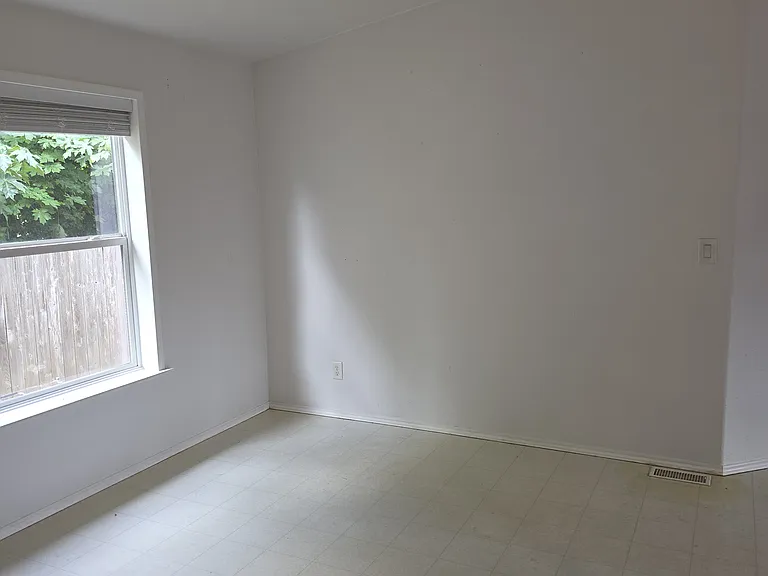 24933 W Broadway Ave — Photo 3