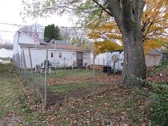 2nd image of 302 W North St