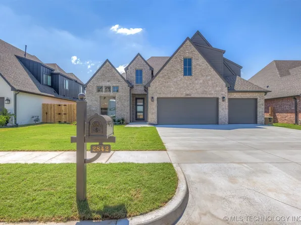 2842 E 141st Ct, Bixby, OK 74008