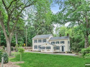 622 E Saddle River Rd, Ho Ho Kus, NJ 07423