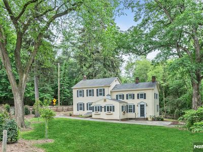 622 E Saddle River Rd, Ho Ho Kus, NJ, 07423