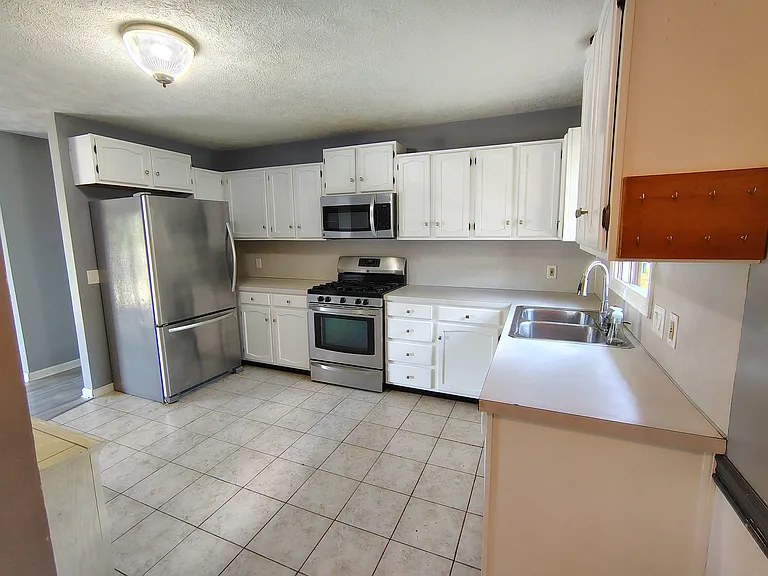 6696 Pleasantview Dr NE — Photo 2
