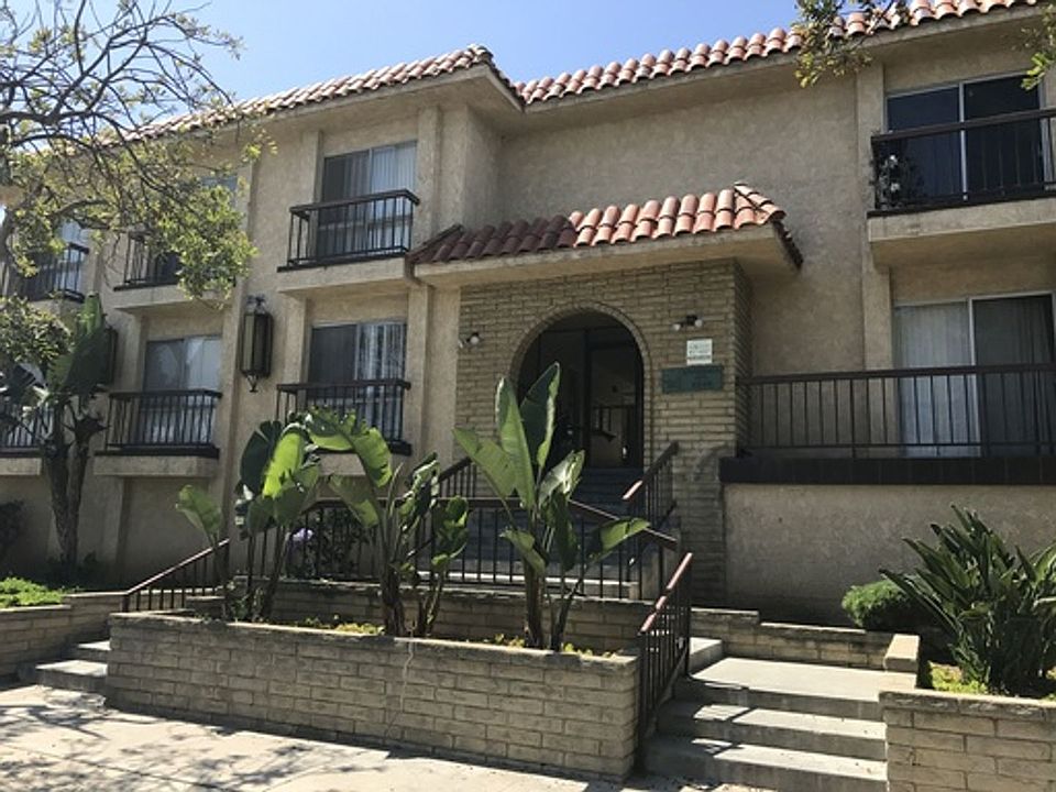1st image of 4046 W 132nd St #228