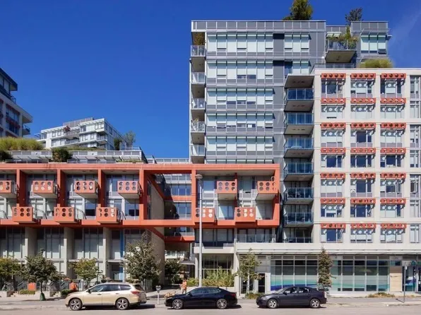 161 E 1st Ave #302, Vancouver, BC V6A 0G1
