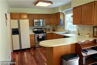 10266 Friendship Ct — Photo 6