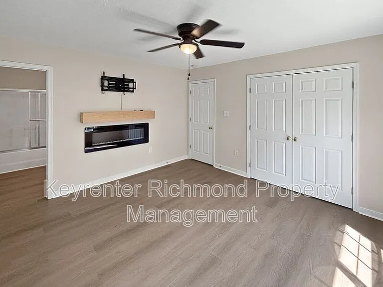 4717 Altair Rd — Photo 9