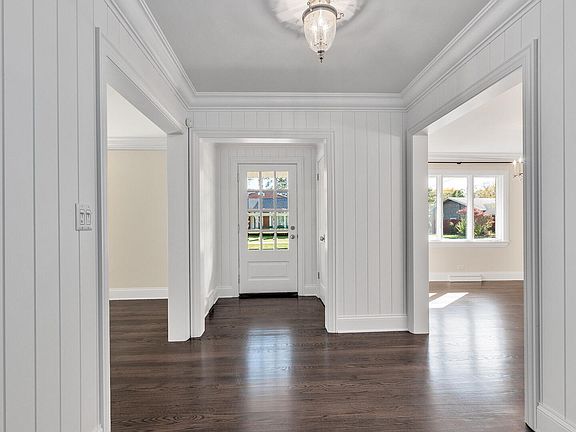 4th image of 1044 S Waiola Ave