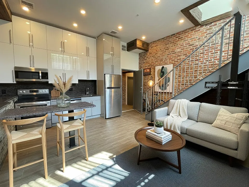 1030 Commonwealth Ave #101