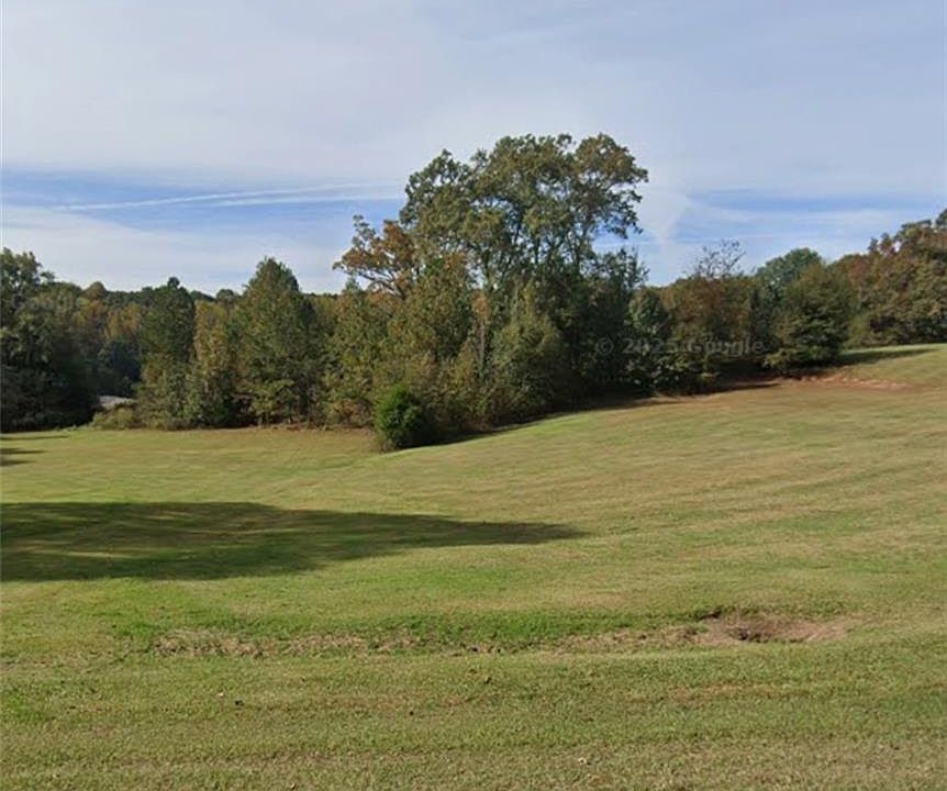 2nd image of 749 Hubert Pittman Rd #3