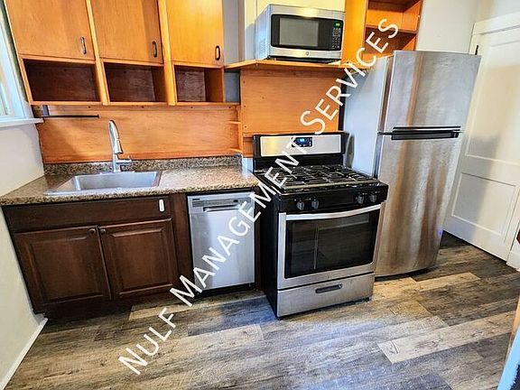 3rd image of 4224 Geneva St