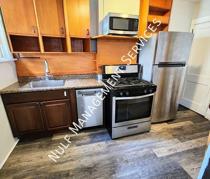 4224 Geneva St — Photo 1