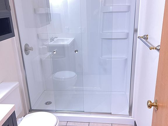2nd image of 603 S 34th St