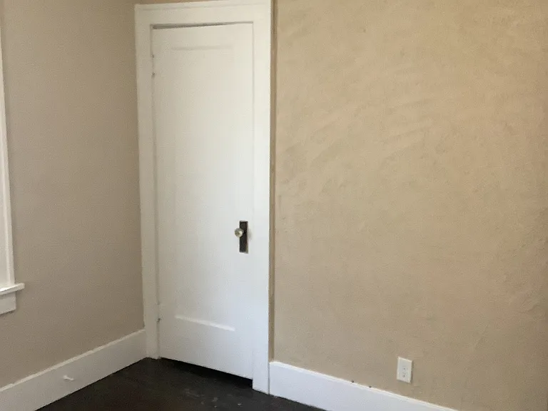 905 NE Madison Ave #1 — Photo 20