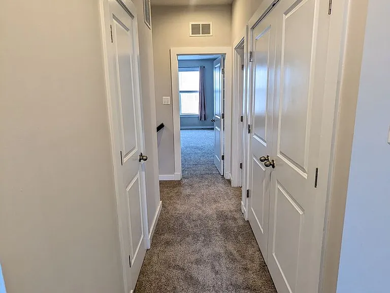 1129 Lawler Dr — Photo 43