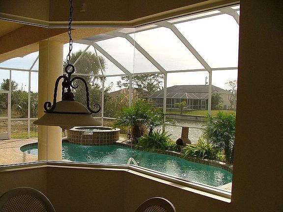 Breadfast room view