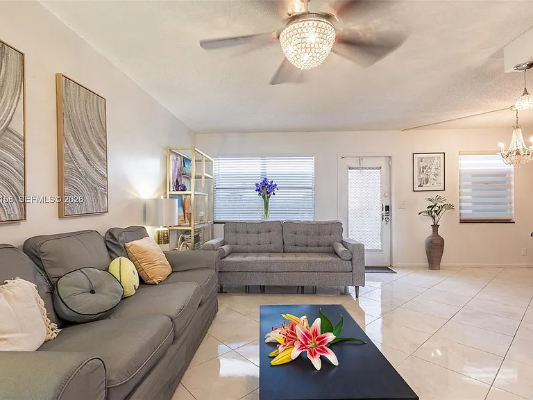 3049 Wolverton #3049-C — Photo 7