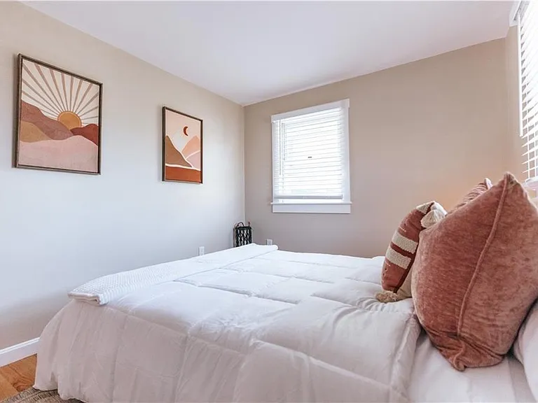 28 Dixon St — Photo 12