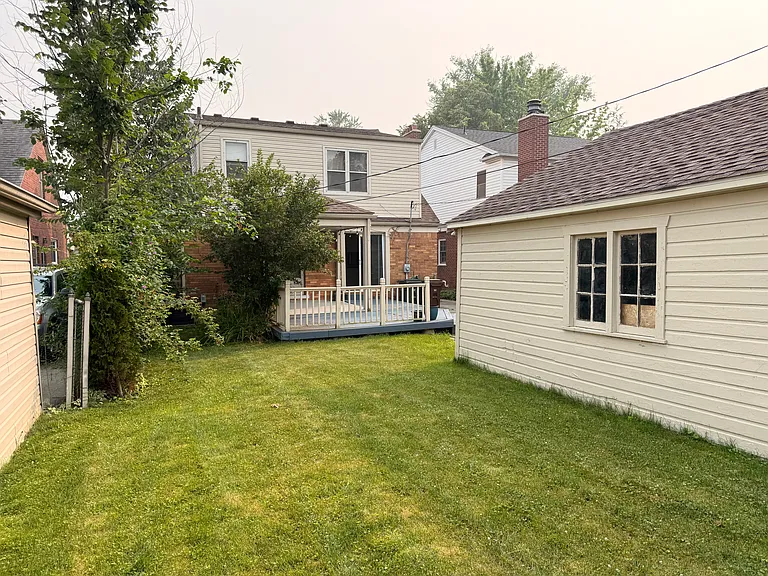 2056 Lennon St — Photo 25