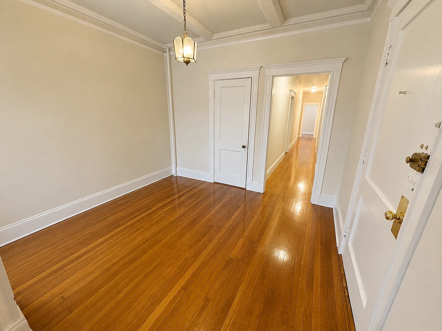 5 bed, 1450 sqft, $990 — Photo 4
