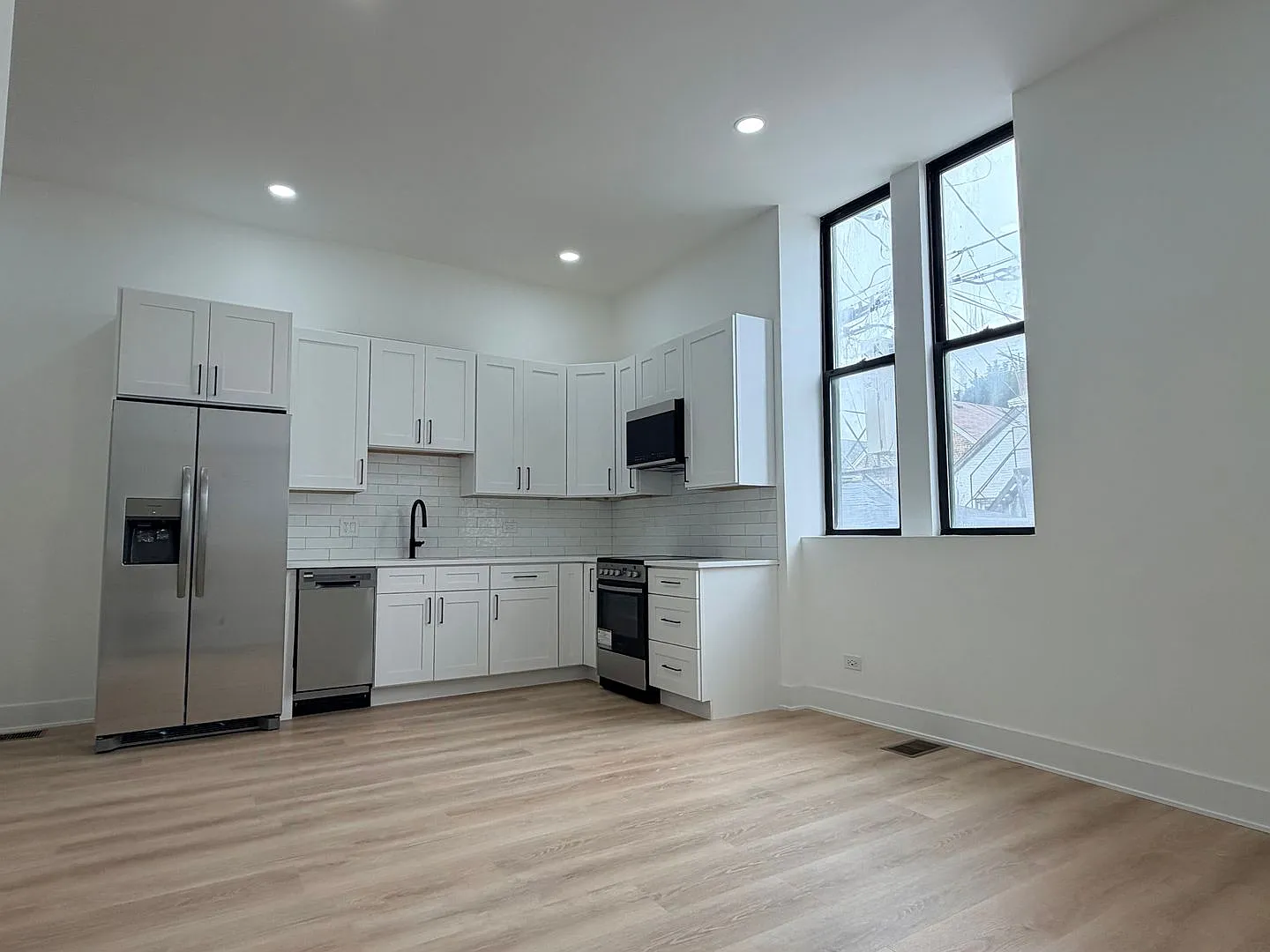 2408 S. Blue Island Ave — Photo 4