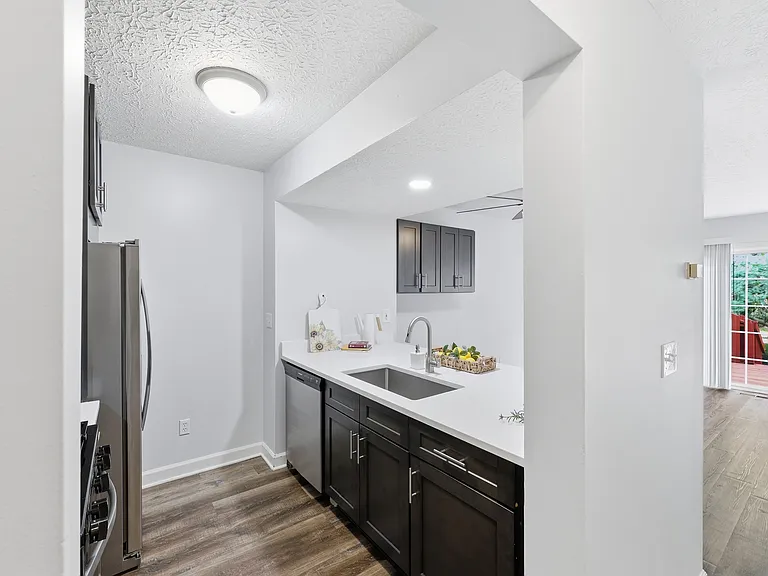 1882 Bennigan Dr — Photo 10