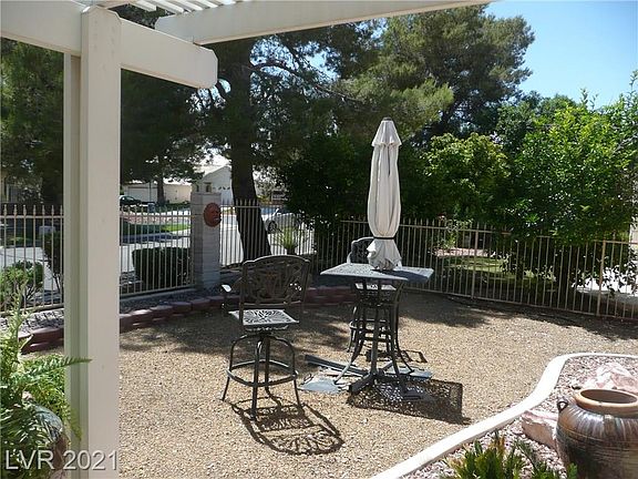 4th image of 5017 Glenarden Dr