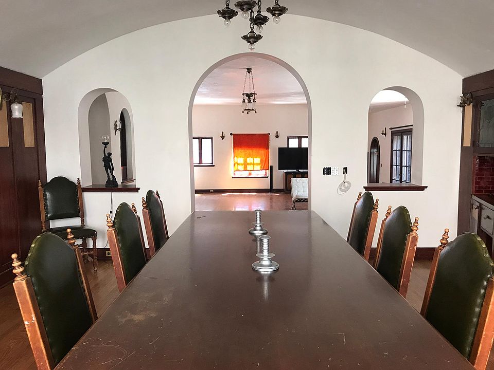 formal dining room