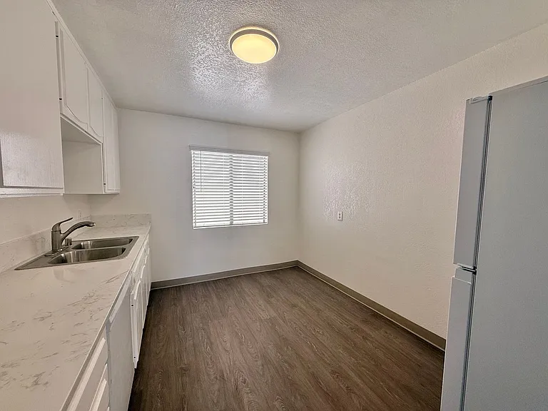 4522 Park Blvd — Photo 2