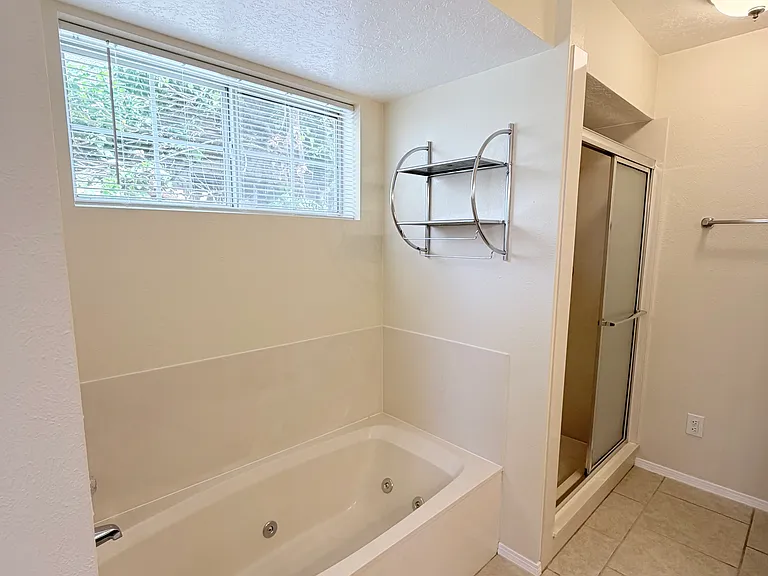 6125 Rosetree Pl NE — Photo 18