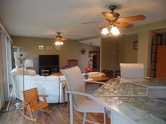 Spacious Family Room
