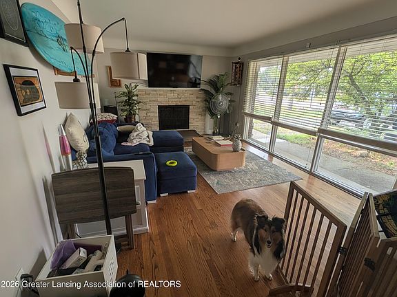 2nd image of 27832 Kendallwood Dr