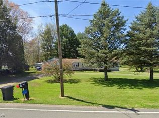 1567 Martin Rd, Mogadore, OH 44260