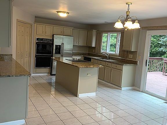 4th image of 1718 Janet Dr