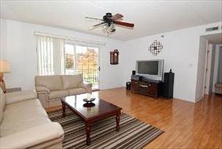 5th image of 124 Day St APT 209