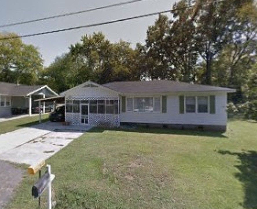1st image of 120 Reynolds St NE