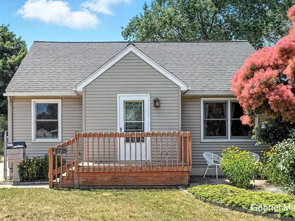 3725 Colby Ave SW, Wyoming, MI 49509