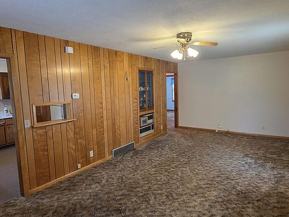 4th image of 306 W 2nd St