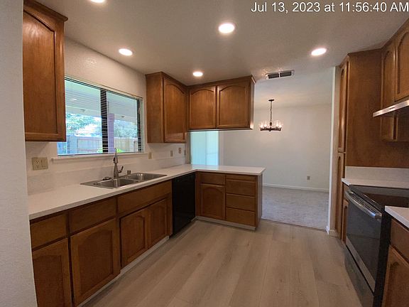 4th image of 128 Blue Water Cir